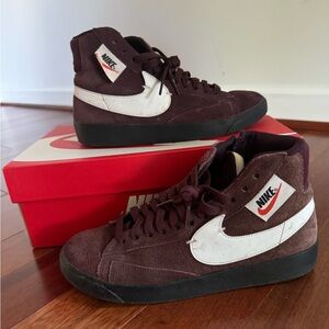 Nike Blazers Womens 7.5